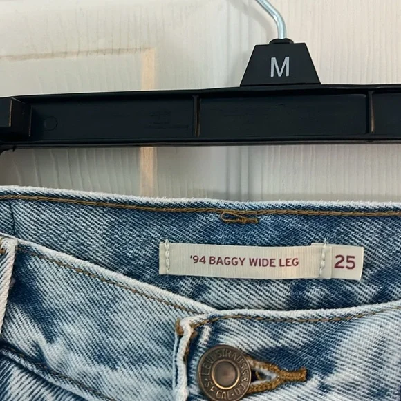 Levi’s Baggy Wide Leg Jeans - Picture 2 of 6